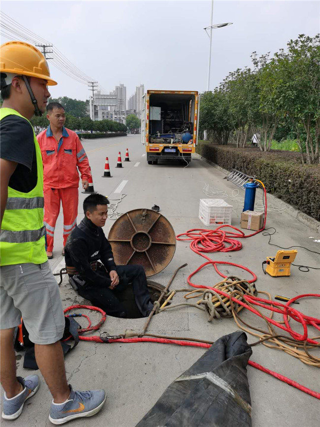 十月田镇翻衬法管道修复技术主要工序