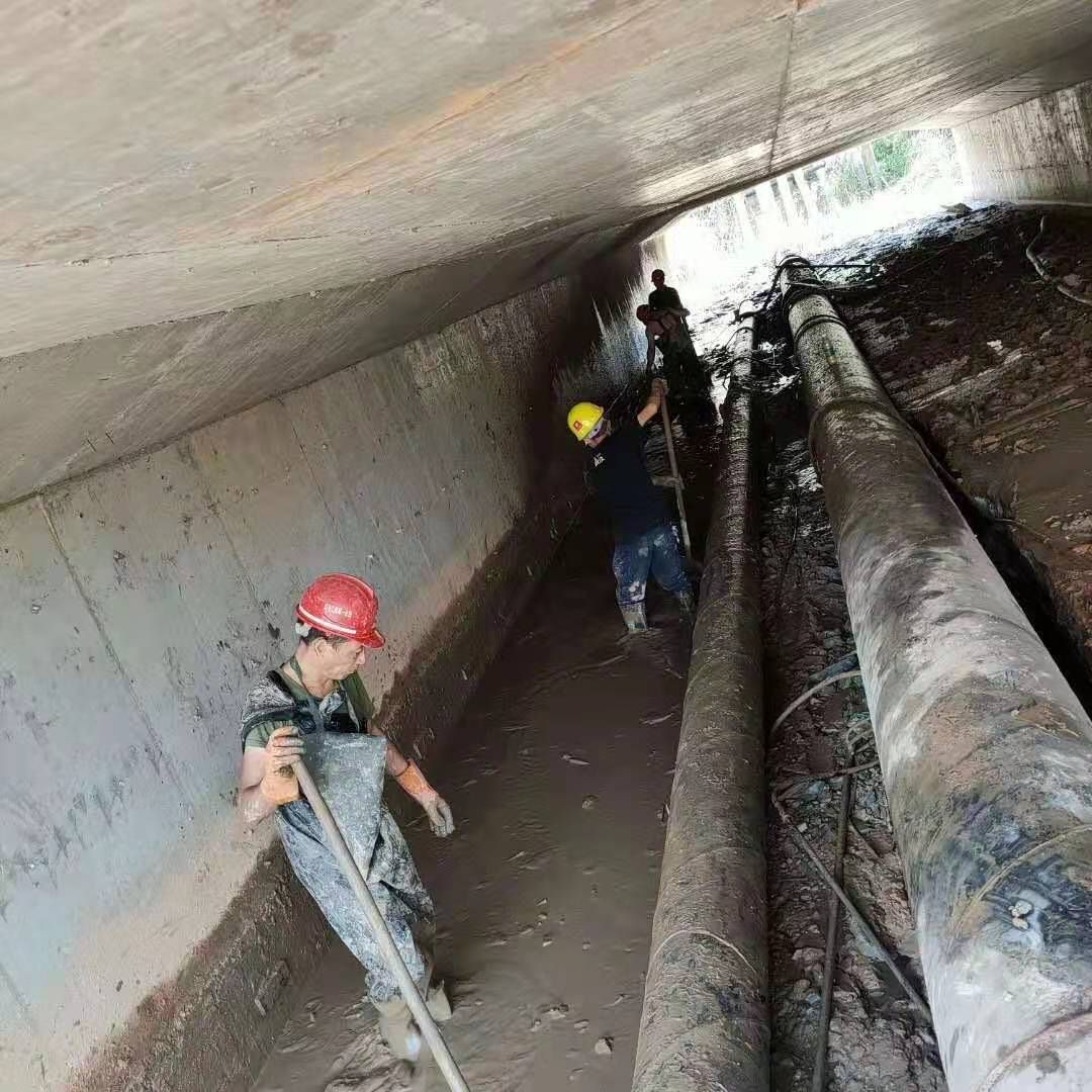 十月田镇工业管道清淤